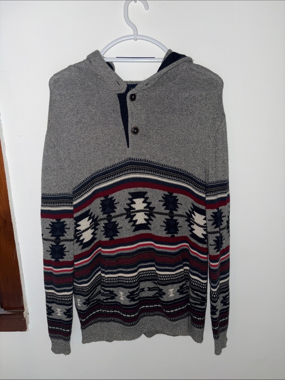 Men's Hooded Knit Sweater - Gray with Maroon & Navy Pattern